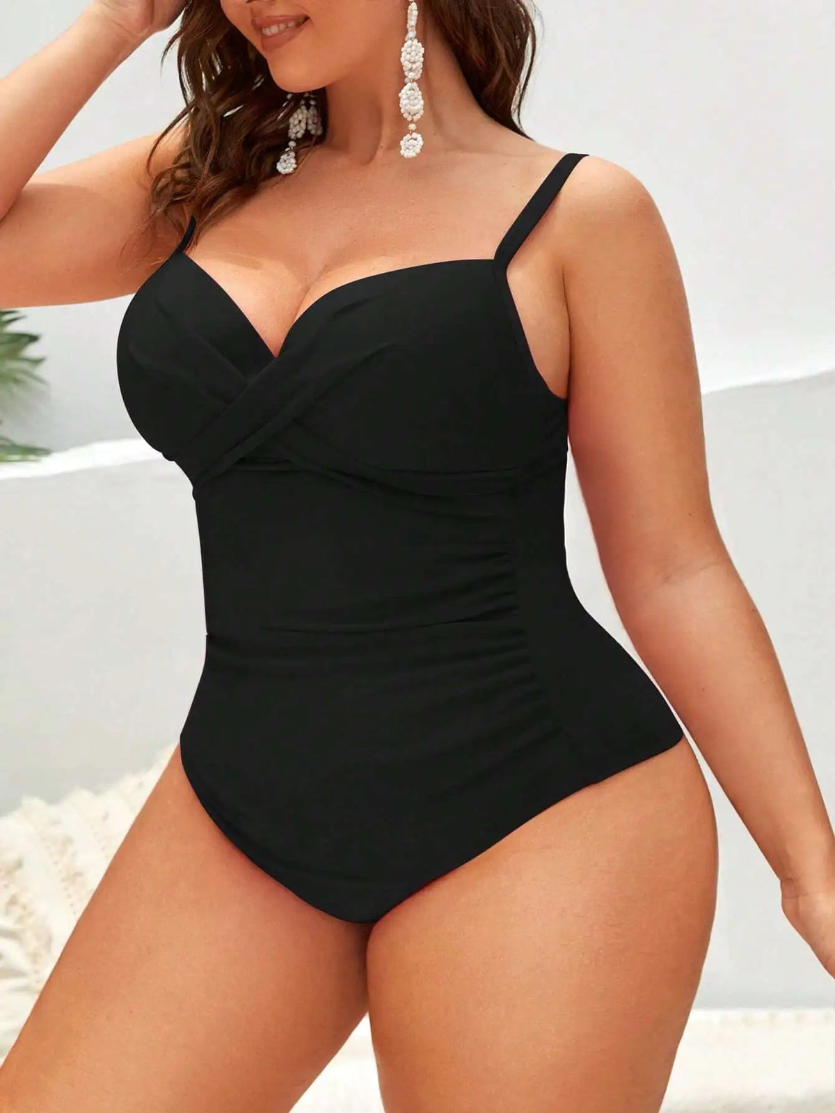 Maiô Plus Size Disfarça Barriga Preto