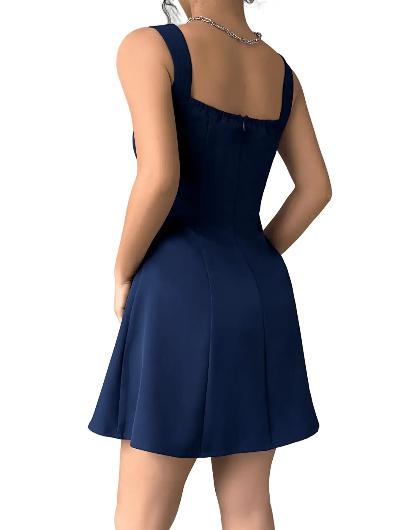 Vestido Curto Com Alças Largas