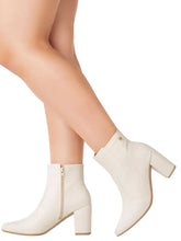Bota-Branca-Cano-Curto-Feminina-049