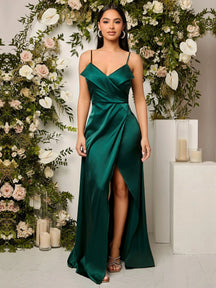 Vestido de Festa Longo de Cetim Verde com Fenda e Decote Transpassado